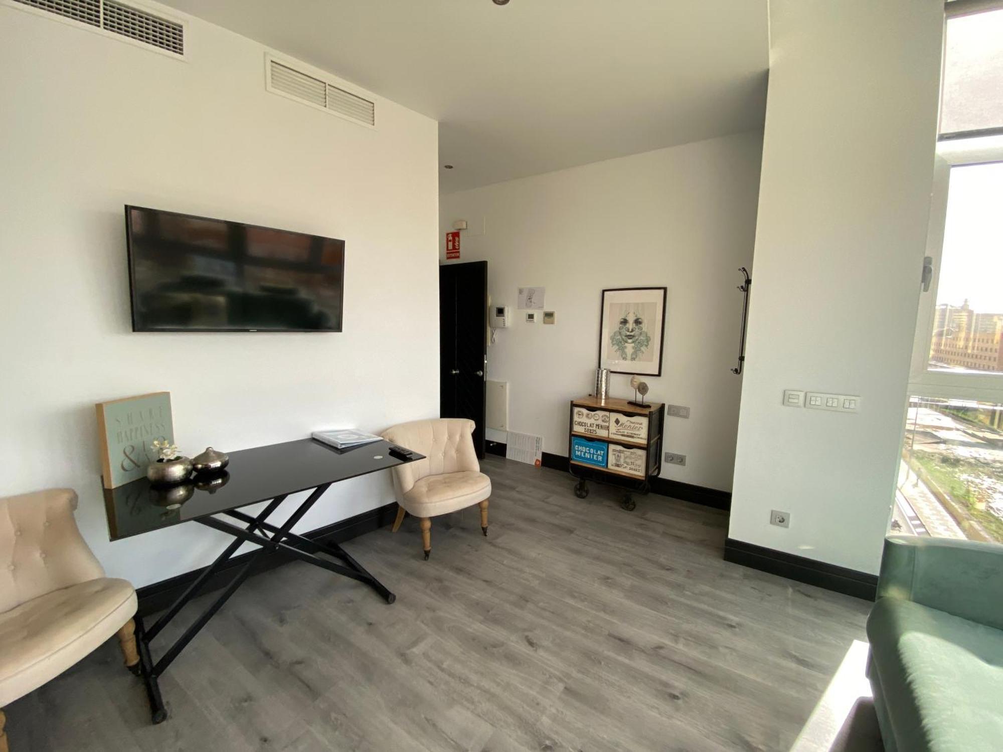 Stay U-Nique Apartments Rosaleda Malaga Ruang foto