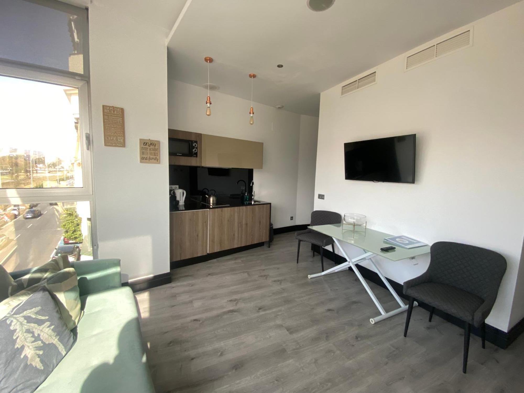 Stay U-Nique Apartments Rosaleda Malaga Ruang foto